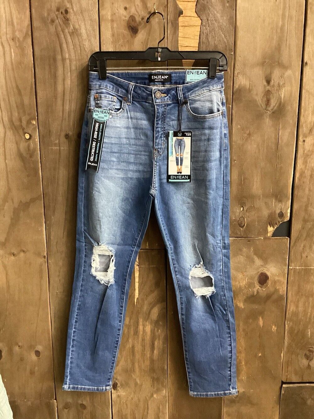 Enjean Ankle Length High Rise / Destructed Medium Wash Size 7 Women’s